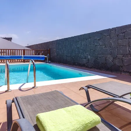 234 - Reinosa By Now Ltd Vila Playa Blanca (Lanzarote)